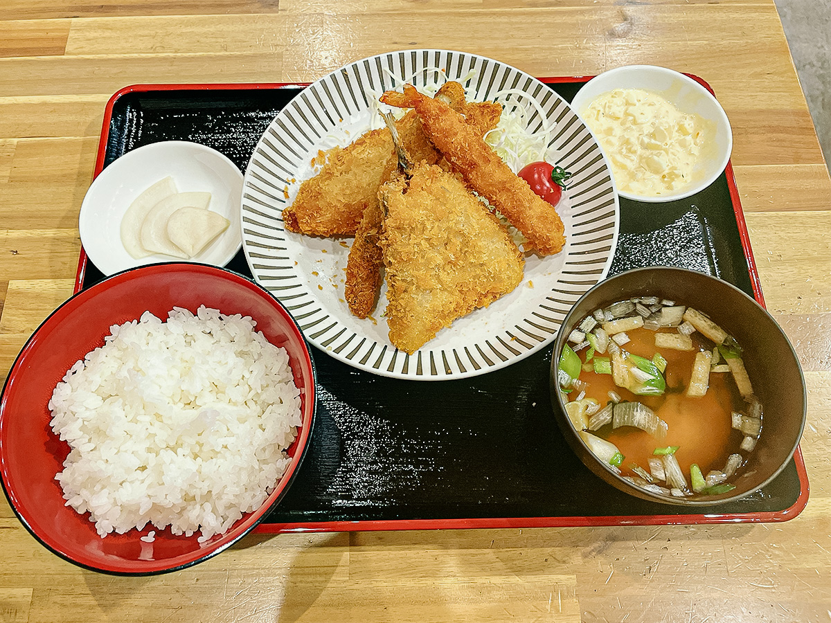ミックスフライ定食